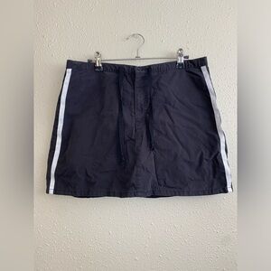 Canyon River Blues skort | Y2K | black & white | size 11